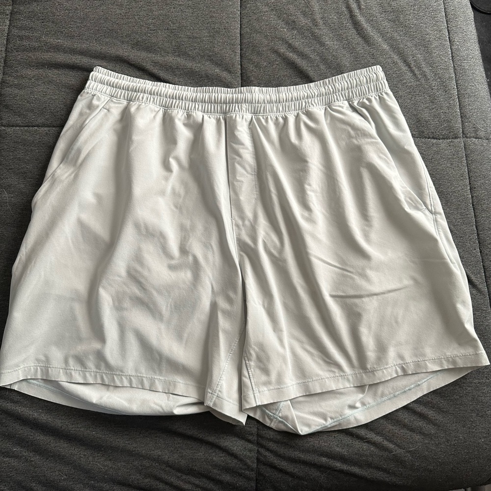 Lululemon Pace Breaker Shorts 7in inseam Linerless - light cloud blue